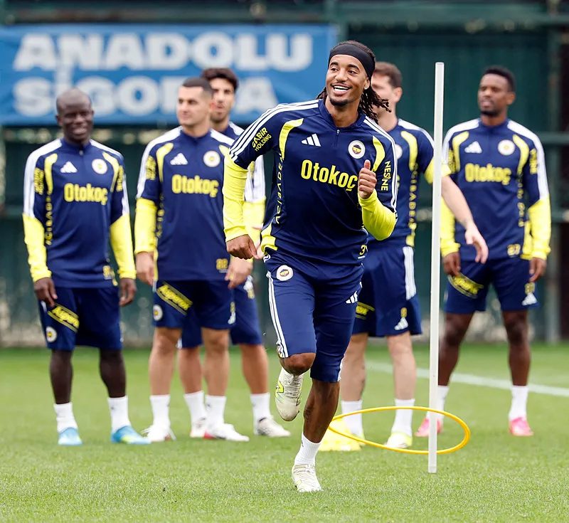 Fenerbahçe'ye gençlik aşısı! İdare o isimler için devreye girdi 4 fenerbahceye genclik asisi idare o isimler icin devreye girdi 2