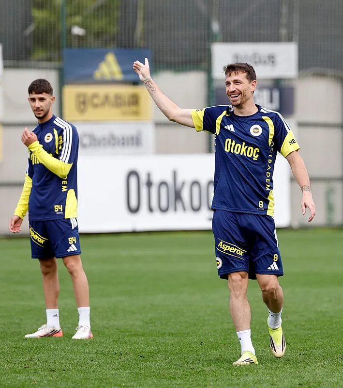 Fenerbahçe'ye gençlik aşısı! İdare o isimler için devreye girdi 6 fenerbahceye genclik asisi idare o isimler icin devreye girdi 4 3beDStzN