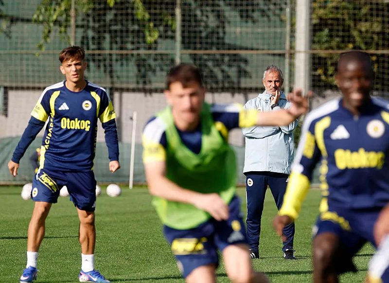 Fenerbahçe'ye gençlik aşısı! İdare o isimler için devreye girdi 9 fenerbahceye genclik asisi idare o isimler icin devreye girdi 7 SGO1gzjG