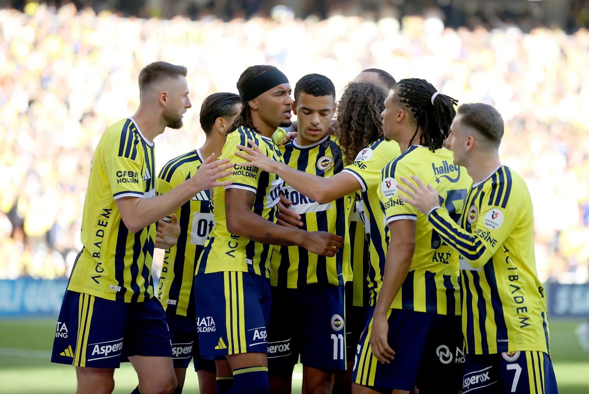 Fenerbahçe'yi bekleyen tehlike! Yıldız futbolcuya ceza gelebilir 3 fenerbahceyi bekleyen tehlike yildiz futbolcuya ceza gelebilir 1 2dgWntfN