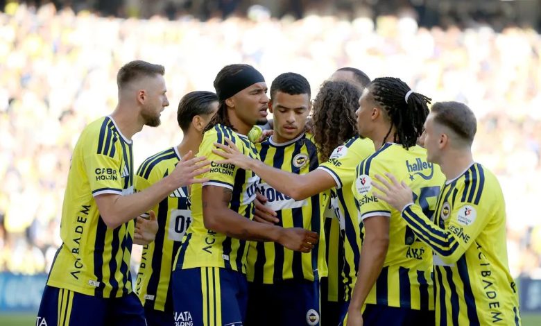 Fenerbahçe'yi bekleyen tehlike! Yıldız futbolcuya ceza gelebilir 1 fenerbahceyi bekleyen tehlike yildiz futbolcuya ceza gelebilir WgjD6Ob4