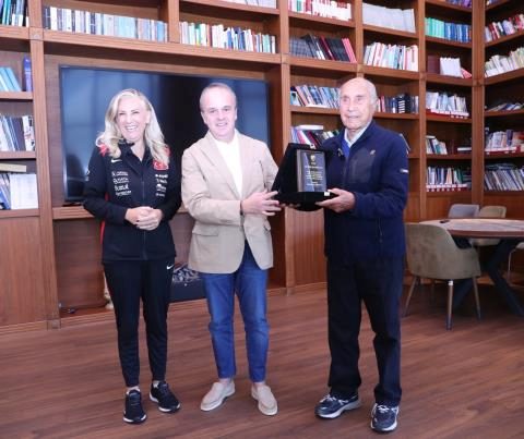 fethi demircan ve didem karagenc bayan a ulusal grup kampini ziyaret etti 1