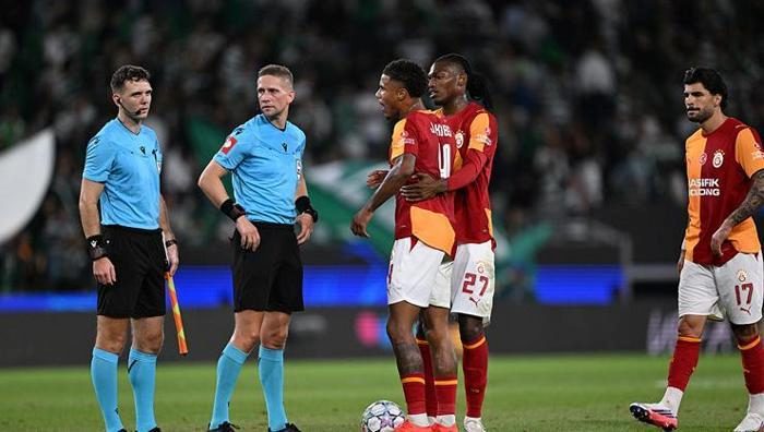 'FIFA'da takım kursan bu oyuncuları alırsın' Galatasaray'ın Sporting mağlubiyetine İngilizler teşhisi koydu: Maçı bırakıyorlar 2 fifada takim kursan bu oyunculari alirsin galatasarayin sporting maglubiyetine ingilizler teshisi koydu maci birakiyorlar N4i3SCEY