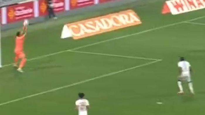 Fransa'da gündem Berke Özer! 'Olağanüstü performans olmasaydı...' | Maç sonu öz tenkit 7 fransada gundem berke ozer olaganustu performans olmasaydi mac sonu oz tenkit 5