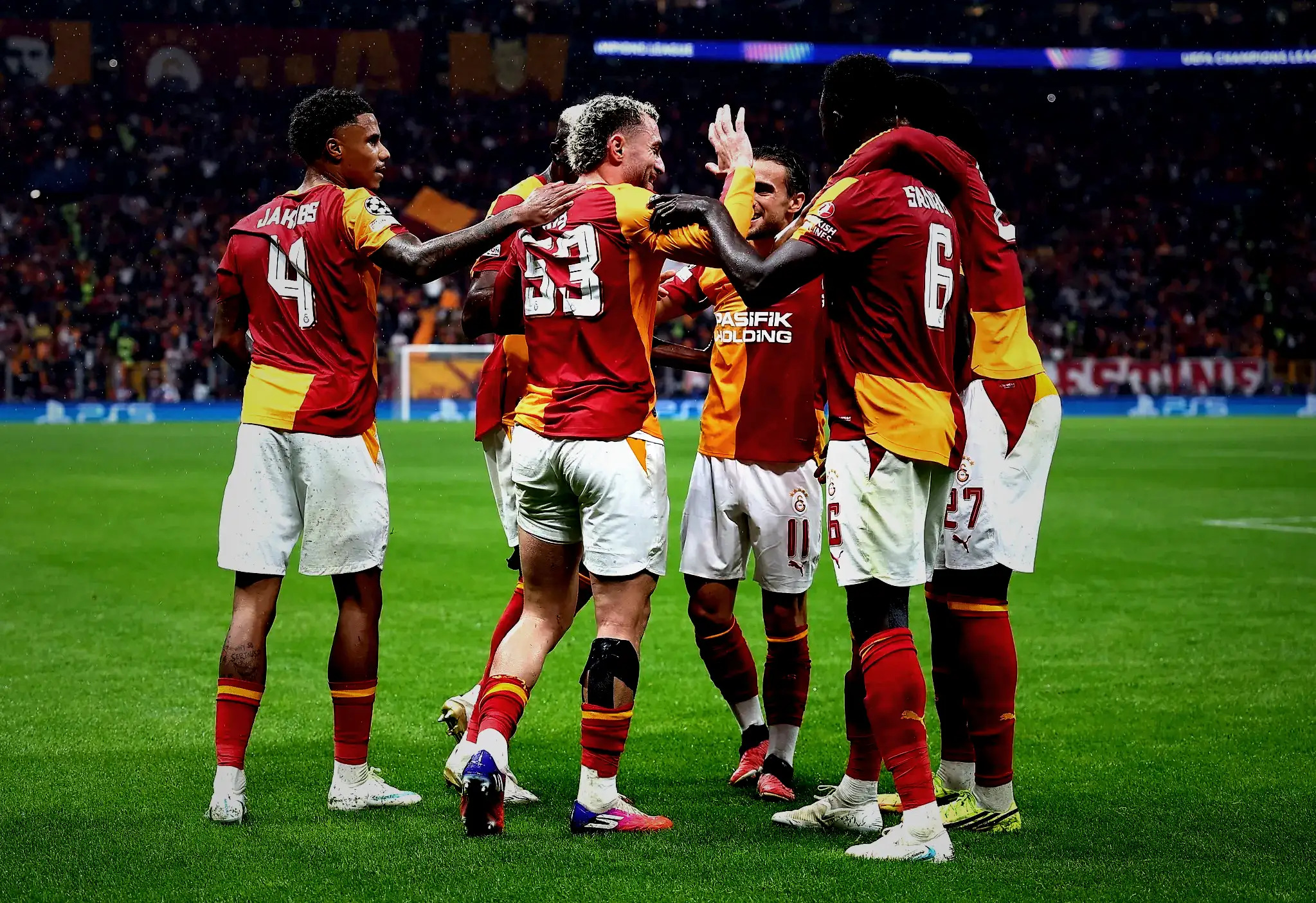 Fransız gazeteciden Galatasaray itirafı: Yıldız transferlerinden etkileniyoruz! 4 fransiz gazeteciden galatasaray itirafi yildiz transferlerinden etkileniyoruz 2 kmhDB9O1