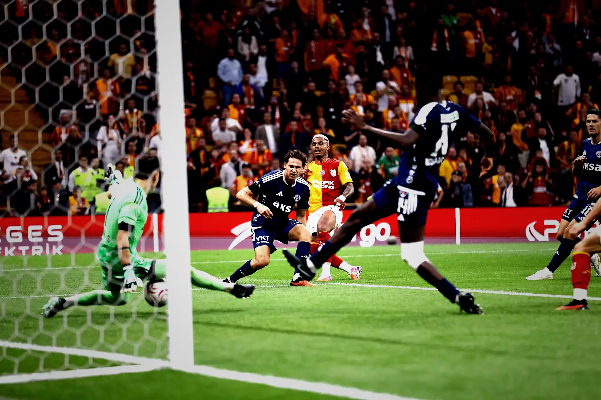 GALATASARAY HABERİ: Ahmet Çakar'dan kırmızı kart yorumu! Bariz gol talihi var mıydı? 11 galatasaray haberi ahmet cakardan kirmizi kart yorumu bariz gol talihi var miydi 9 ILEfySHi