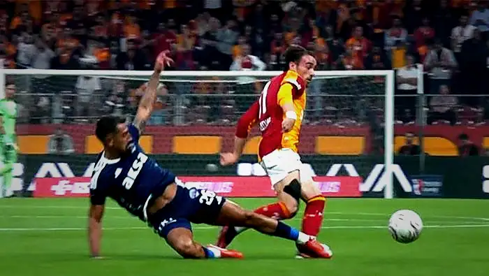 galatasaray kasimpasa macinin cok konusulan durumuna trio noktayi koydu 100 yanlissiz karar 5 zPfeIDpm