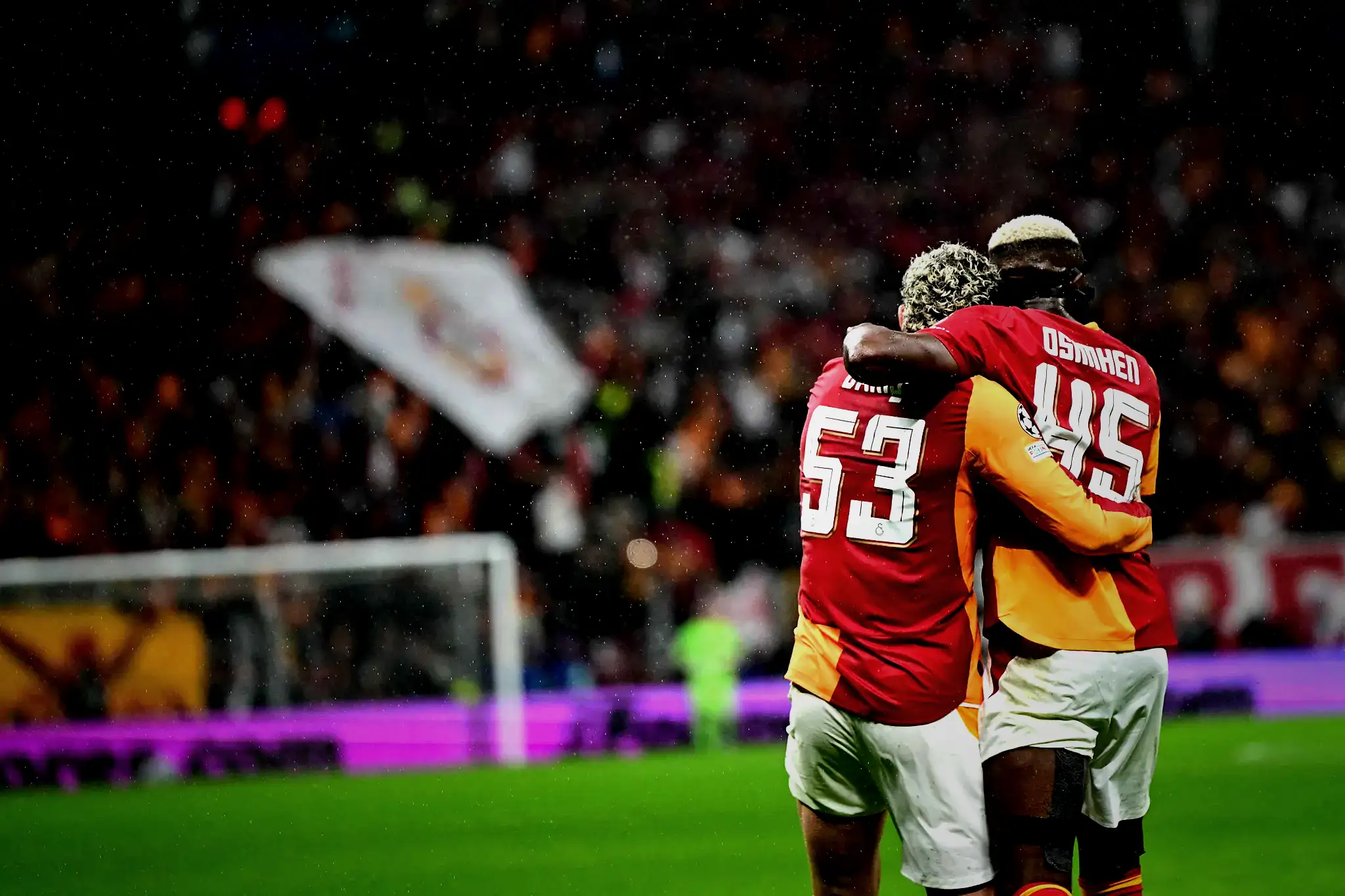 galatasaray lille karsisinda bir birinci pesinde daha evvel bunu yapan olmadi 5 RDOrvFyH