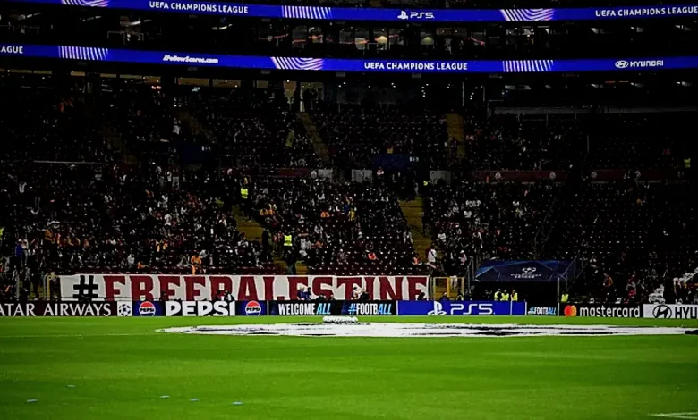 Galatasaray tribünlerinden Filistin’e dayanak 1 galatasaray tribunlerinden filistine dayanak ZUP4a4ra