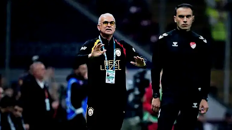 Galatasaray Yardımcı Antrenörü İrfan Saraloğlu kırmızı karta isyan etti: 'Net faul var' 2 galatasaray yardimci antrenoru irfan saraloglu kirmizi karta isyan etti net faul var 0