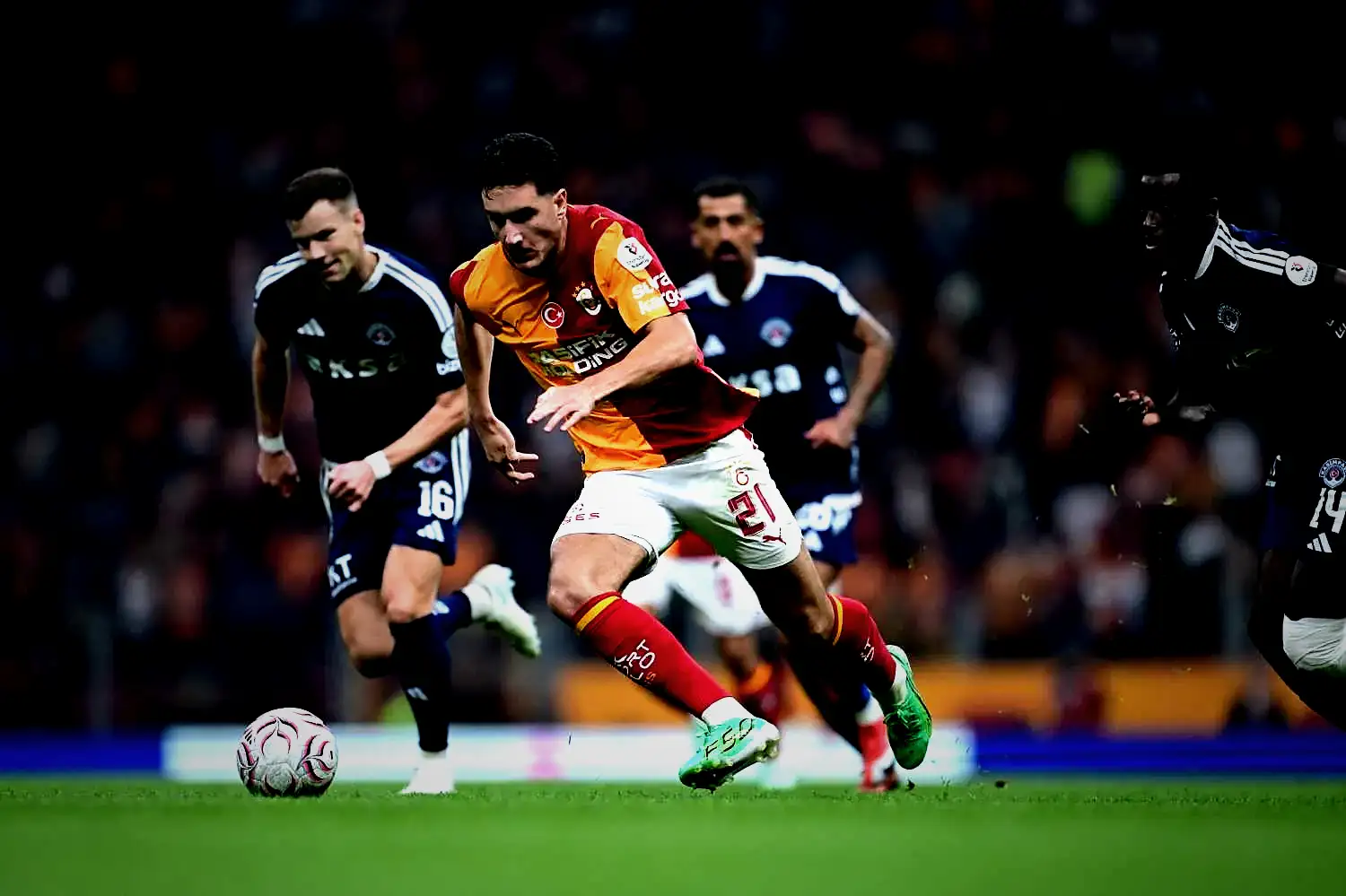 Galatasaray'a Sambacı golcü! Kulübü satmaya sıcak bakıyor 3 galatasaraya sambaci golcu kulubu satmaya sicak bakiyor 1 Y8mXIvXw