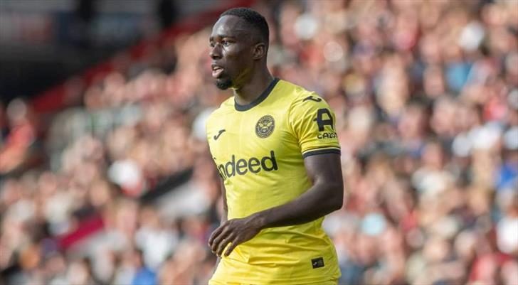 Galatasaray'a yeni sağ bek! Transfer için hamle yapıldı 1 galatasaraya yeni sag bek transfer icin hamle yapildi EMLe8RVR