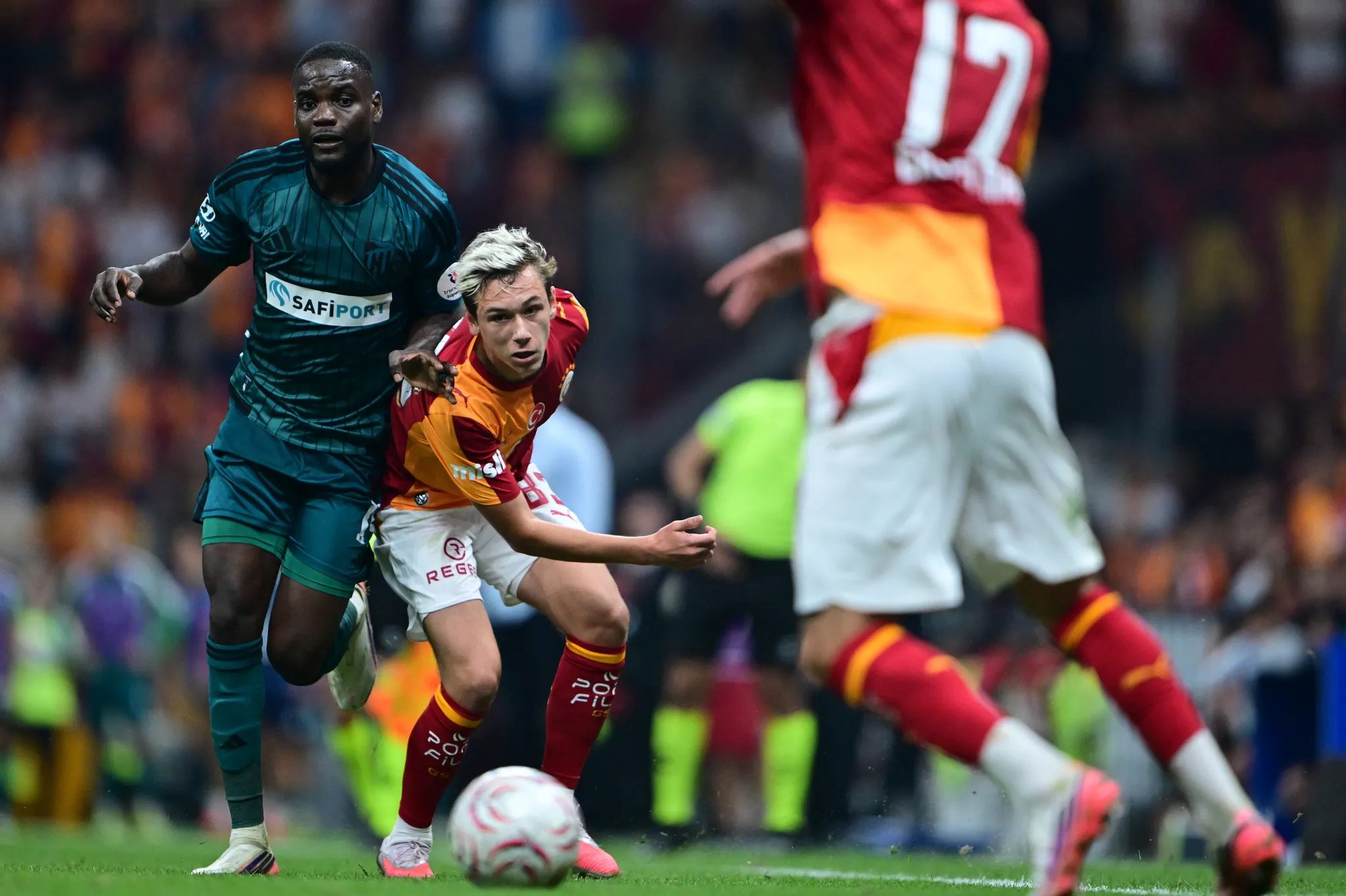 Galatasaray'da Batrakov'a İngiliz kancası! Manchester United ve Chelsea... 6 galatasarayda batrakova ingiliz kancasi manchester united ve chelsea 4 jqjBfC1P