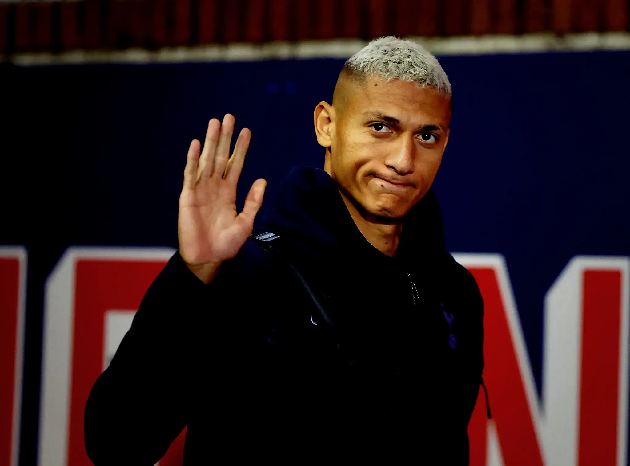 Galatasaray'da Deniz Gül'e galibiyet sonrası transfer şoku! Yıldız santrfor için harekete geçildi 15 galatasarayda deniz gule galibiyet sonrasi transfer soku yildiz santrfor icin harekete gecildi 13 TTtjL7CV