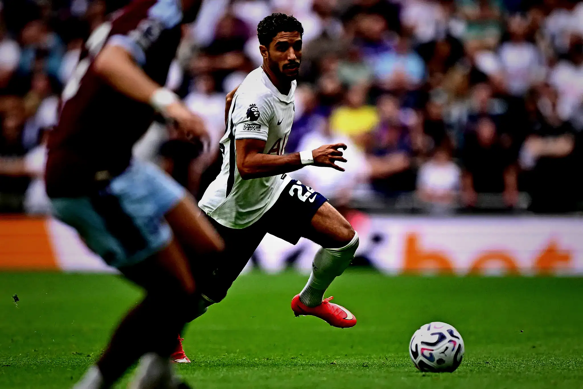 Galatasaray'da Deniz Gül'e galibiyet sonrası transfer şoku! Yıldız santrfor için harekete geçildi 19 galatasarayda deniz gule galibiyet sonrasi transfer soku yildiz santrfor icin harekete gecildi 17 2ZX7vRZz