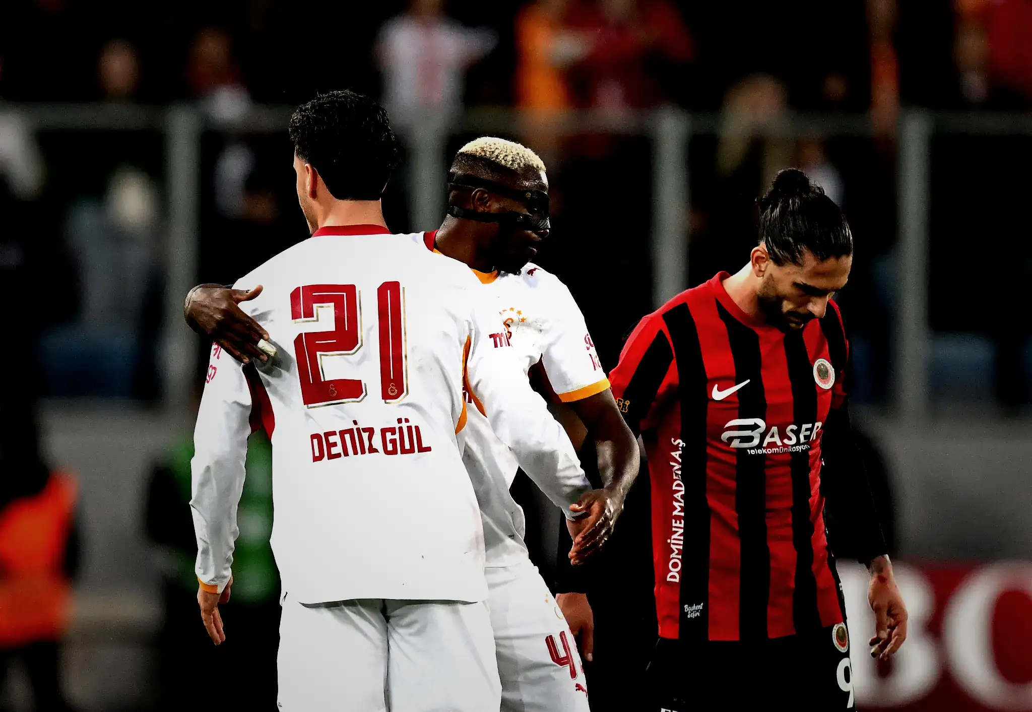 Galatasaray'da Deniz Gül'e galibiyet sonrası transfer şoku! Yıldız santrfor için harekete geçildi 7 galatasarayda deniz gule galibiyet sonrasi transfer soku yildiz santrfor icin harekete gecildi 5 WjgJEEFy