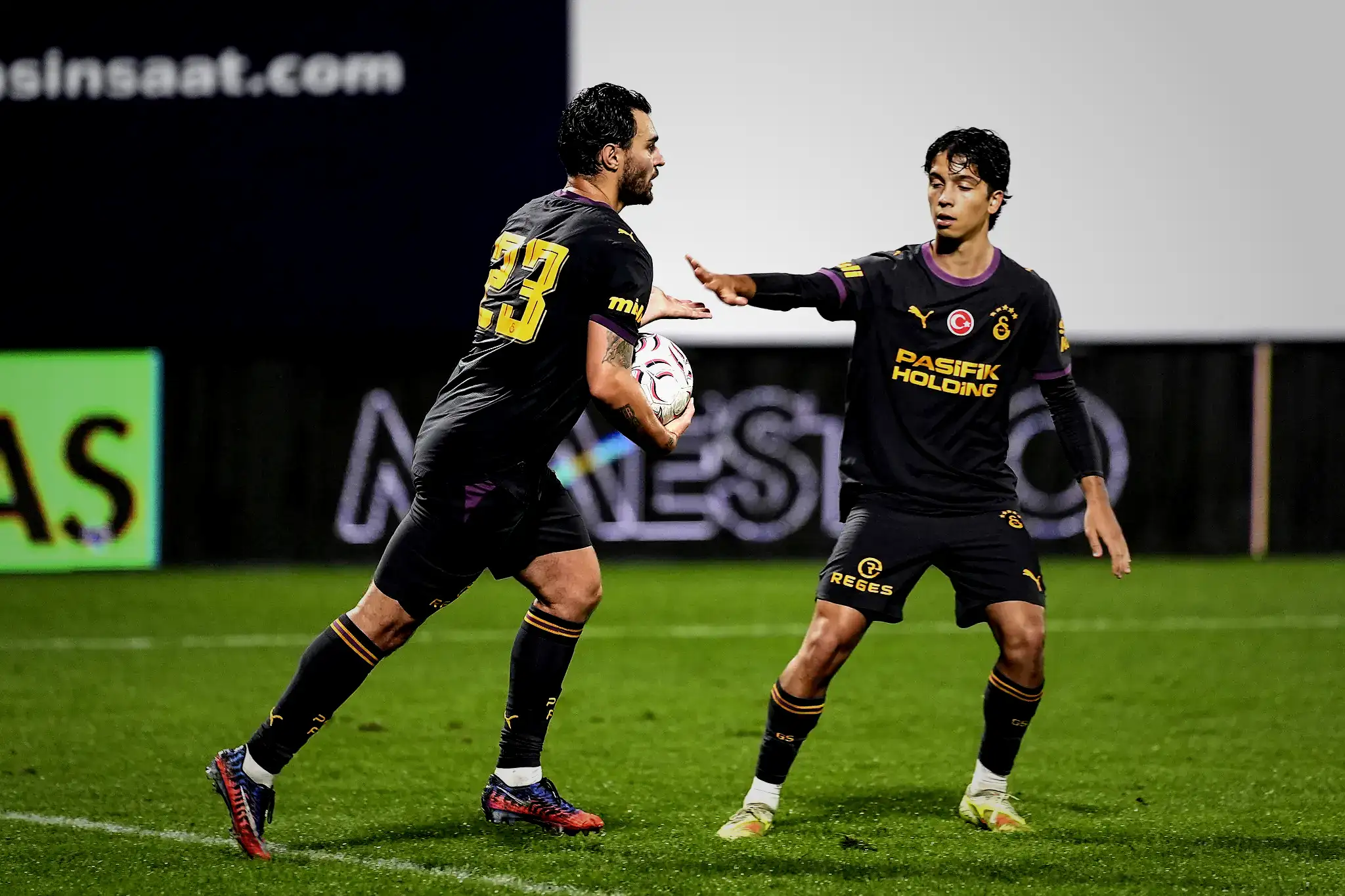galatasarayda o futbolcudan idareye ileti var bonservisimi verin gitmek istiyorum 16 YHM2lwZC