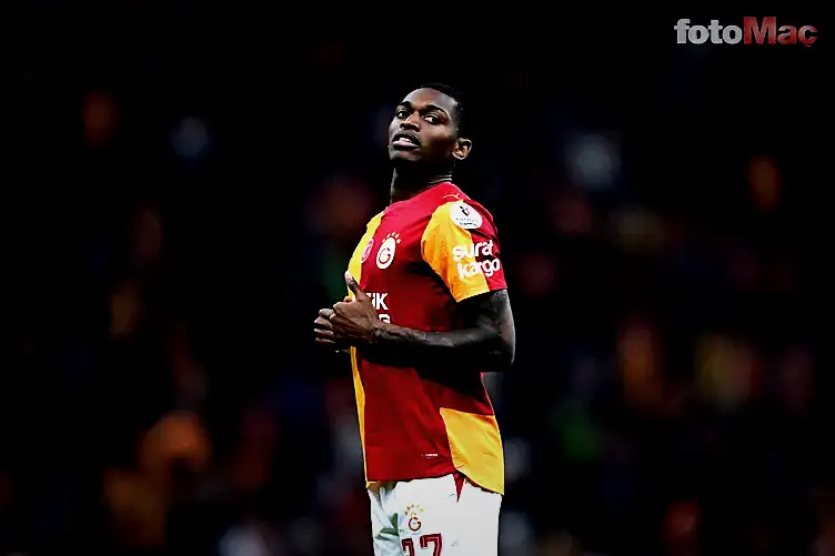 galatasarayda rafael leao taraftarlari hayrete dusurdu 11 RRAug398