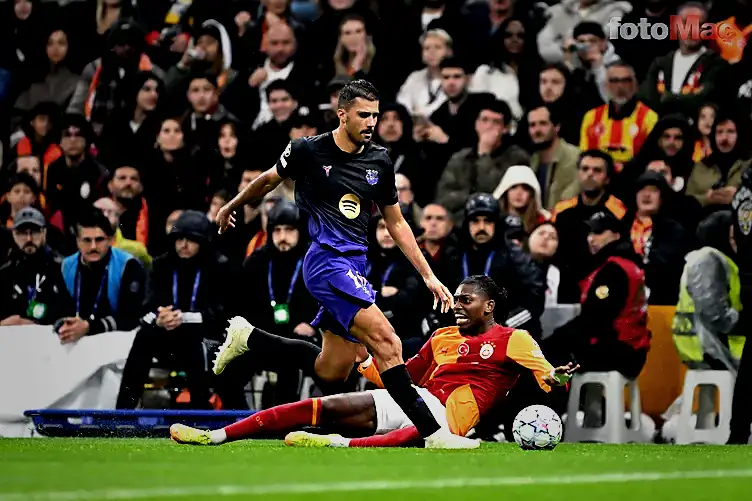 galatasarayda rafael leao taraftarlari hayrete dusurdu 2 TpdrqvIN