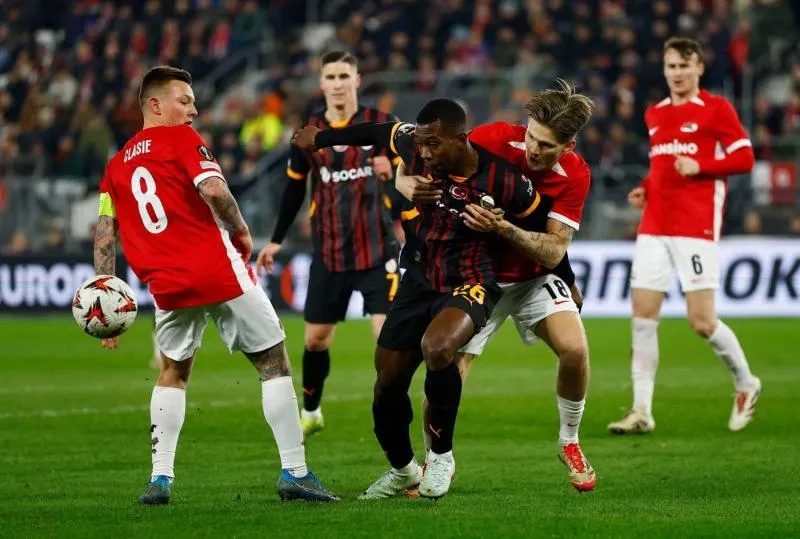 Galatasaray'da taraftarları sevindiren haber! Carlos Cuesta... 3 galatasarayda taraftarlari sevindiren haber carlos cuesta 1 3YDAMFmr