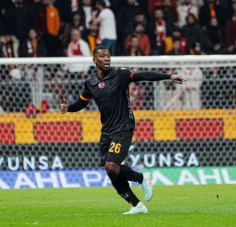 Galatasaray'da taraftarları sevindiren haber! Carlos Cuesta... 9 galatasarayda taraftarlari sevindiren haber carlos cuesta 7 NuSACfbB