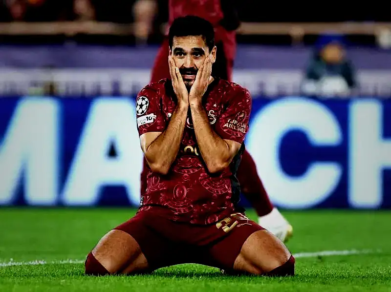 Galatasaray'da yıldız isim için flaş karar! 4 galatasarayda yildiz isim icin flas karar 2 4ZWh4G1Q