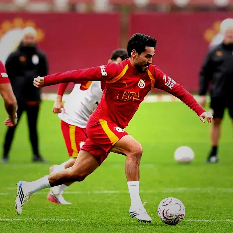 Galatasaray'da yıldız isim için flaş karar! 11 galatasarayda yildiz isim icin flas karar 9 U1mTrkav