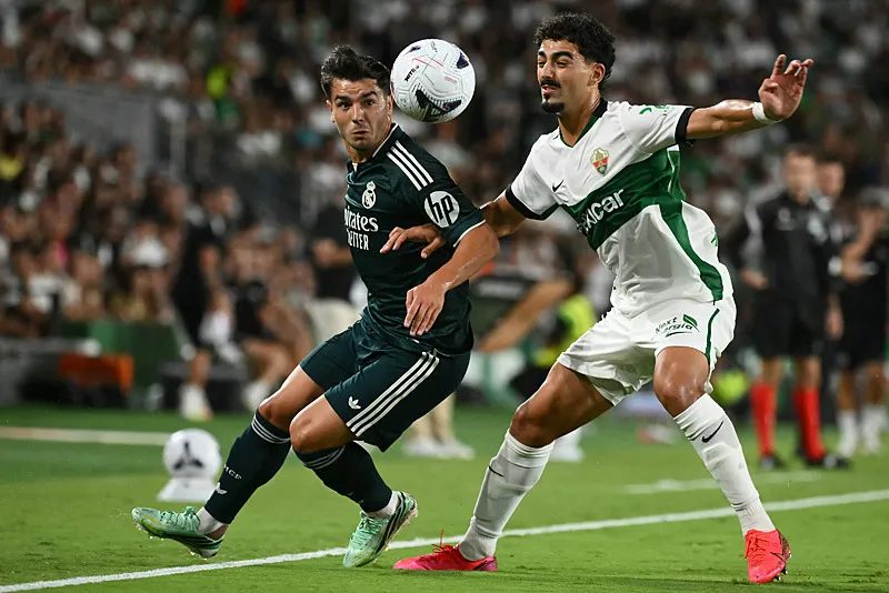 Galatasaray'dan Fenerbahçe'nin liste başına kanca! Ocak ayında imzalayabilir 7 galatasaraydan fenerbahcenin liste basina kanca ocak ayinda imzalayabilir 5 BAIgBGtR