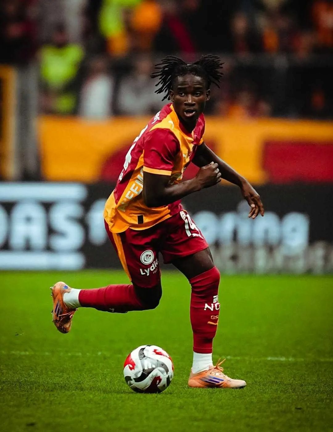 Galatasaray'dan transfer operasyonu! O bölgelere atak yapılacak 10 galatasaraydan transfer operasyonu o bolgelere atak yapilacak 8 9usHAg7Q
