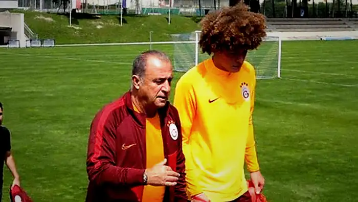 Galatasaray'ın eski genç yıldızından yıllar sonra gelen itiraf! 'Böyle olması gerekiyormuş' 2 galatasarayin eski genc yildizindan yillar sonra gelen itiraf boyle olmasi gerekiyormus 0 CEfV4b17