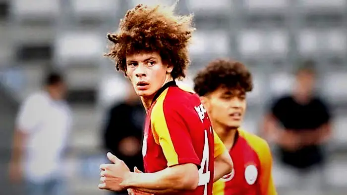 Galatasaray'ın eski genç yıldızından yıllar sonra gelen itiraf! 'Böyle olması gerekiyormuş' 4 galatasarayin eski genc yildizindan yillar sonra gelen itiraf boyle olmasi gerekiyormus 2 XPsQy4zk