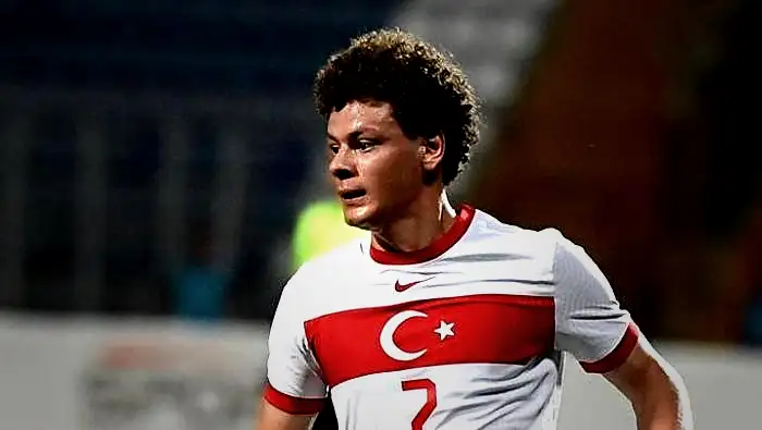 Galatasaray'ın eski genç yıldızından yıllar sonra gelen itiraf! 'Böyle olması gerekiyormuş' 5 galatasarayin eski genc yildizindan yillar sonra gelen itiraf boyle olmasi gerekiyormus 3 WQM6GTKt