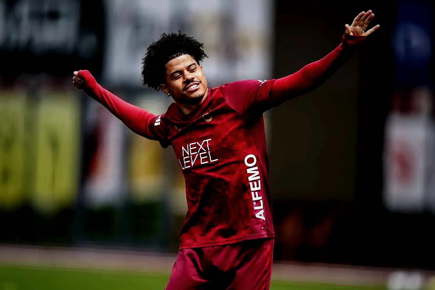Galatasaray'ın yıldızına Premier Lig'den kanca! 4 galatasarayin yildizina premier ligden kanca 2 UZbicCCP