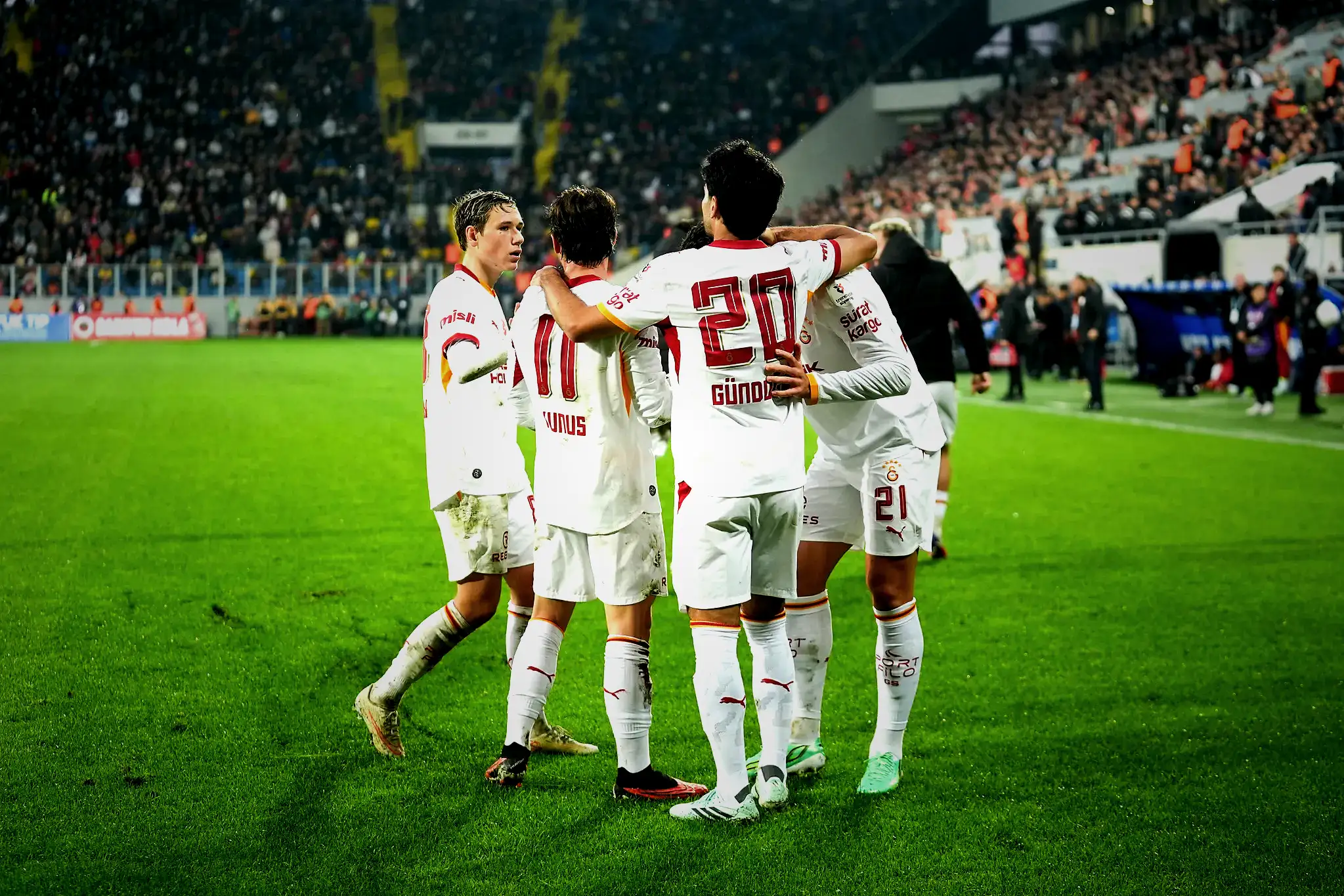 Galatasaraylı futbolcu için ayrılık görüşmesi! Menajeriyle birinci temas kuruldu 2 galatasarayli futbolcu icin ayrilik gorusmesi menajeriyle birinci temas kuruldu 0 IQPzzztp
