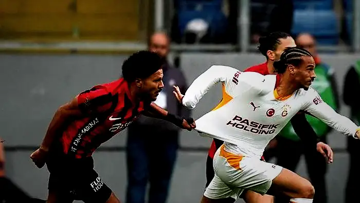 galatasarayli yildiz icin cok sert tenkit kangrene donmeye basladi bu imaj guzel degil DXw14tV5