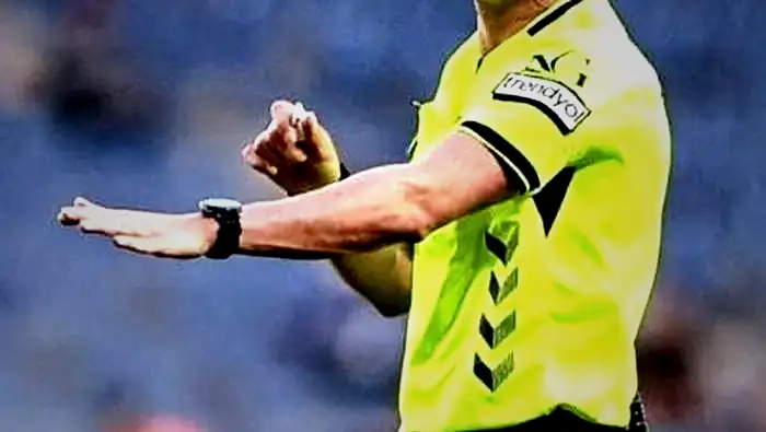Gençlerbirliği - Galatasaray maçında tartışmalı karar! Deniz Çoban'dan hakeme sert tenkit: 'Penaltıyı atladı' 7 genclerbirligi galatasaray macinda tartismali karar deniz cobandan hakeme sert tenkit penaltiyi atladi 5 uU1iV5j2