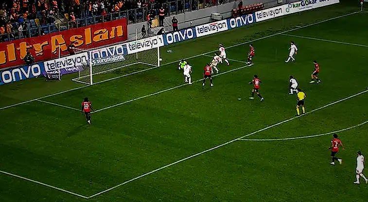 Gençlerbirliği gole çok yaklaştı! Top direkten döndü 1 genclerbirligi gole cok yaklasti top direkten dondu 6gS1iGRu