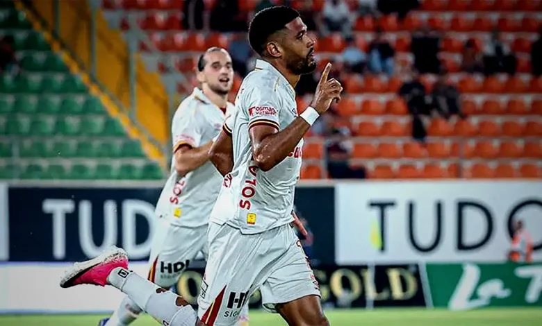 Göztepeli Rhaldney mesleğindeki 300. maçına çıktı 1 goztepeli rhaldney meslegindeki 300 macina cikti dELBQRJY