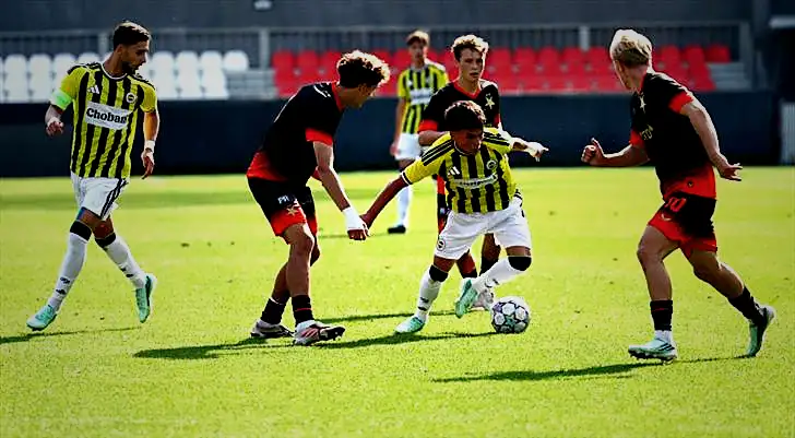gunun ilk macinda slavia prag fenerbahceyi yendi rzGaHgtX