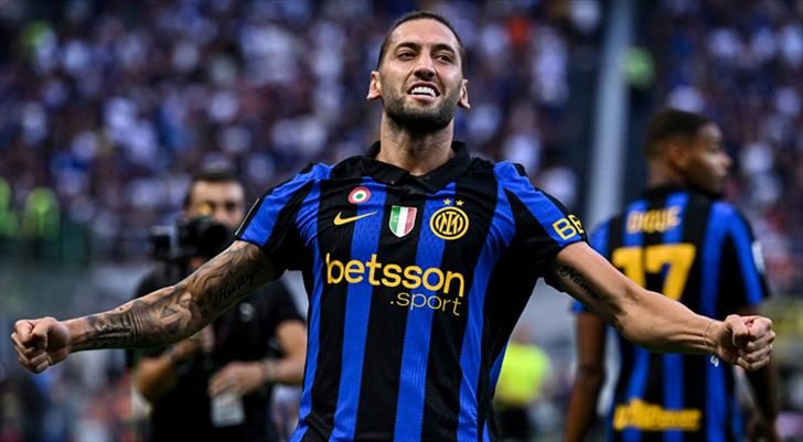 Hakan Çalhanoğlu'na büyük onur! Birinci seçildi... 2 hakan calhanogluna buyuk onur birinci secildi 63P6D3zu