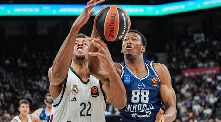 İlk galibiyet! Anadolu Efes evinde Real Madrid'i devirdi 1 ilk galibiyet anadolu efes evinde real madridi devirdi PeTtQIRM