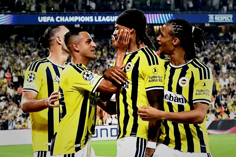 İsmail Kartal kararını verdi! İşte Fenerbahçe'nin Aston Villa maçı mümkün 11'i 10 ismail kartal kararini verdi iste fenerbahcenin aston villa maci mumkun 11i 8