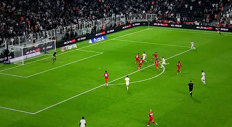 İstanbul Başakşehir, ilk yarının sonunda gole yaklaştı 1 istanbul basaksehir ilk yarinin sonunda gole yaklasti