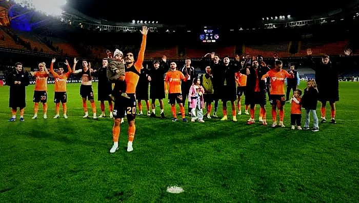 İşte Üstün Lig'in şampiyonu! Yapay zekadan olay iddia: Tüm kadroları sıraladı 15 iste ustun ligin sampiyonu yapay zekadan olay iddia tum kadrolari siraladi 13 bNBIrdKw