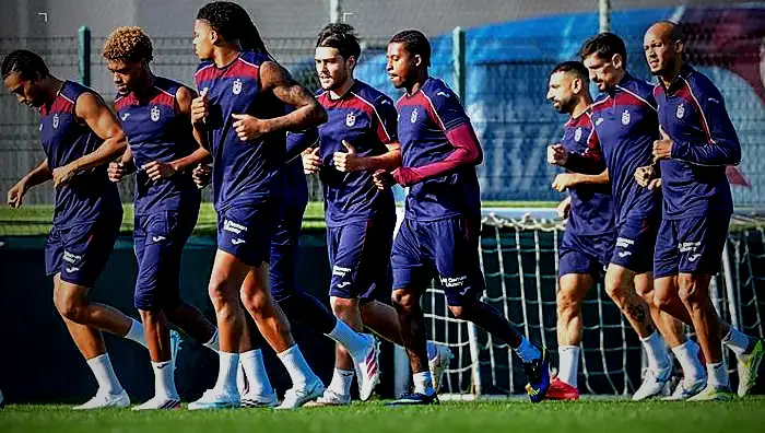 İşte Üstün Lig'in şampiyonu! Yapay zekadan olay iddia: Tüm kadroları sıraladı 17 iste ustun ligin sampiyonu yapay zekadan olay iddia tum kadrolari siraladi 15