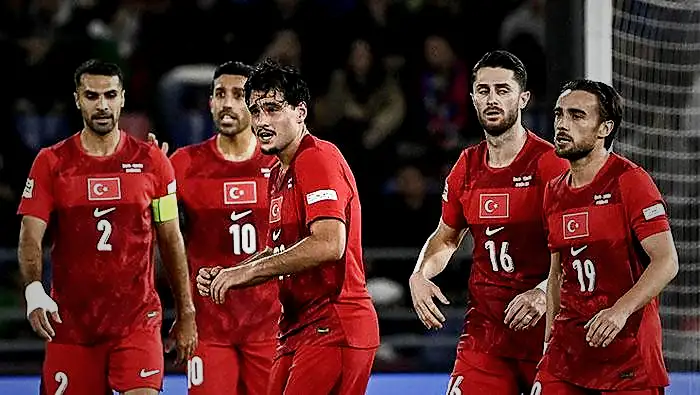 İtalya - Türkiye maçı sonrası usta isimlerden teknik bakış! 'Kimlik kararı vermeliyiz' 4 italya turkiye maci sonrasi usta isimlerden teknik bakis kimlik karari vermeliyiz 2 7Fzdy2Gp