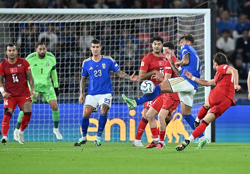 İtalyan basını ulusal maçı manşetlere taşıdı! "Montella'yı güç durumda bıraktı" 5 italyan basini ulusal maci mansetlere tasidi montellayi guc durumda birakti 3 RW6b1ucX