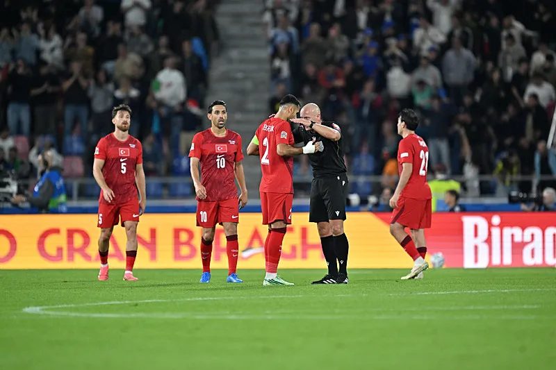 İtalyan basını ulusal maçı manşetlere taşıdı! "Montella'yı güç durumda bıraktı" 8 italyan basini ulusal maci mansetlere tasidi montellayi guc durumda birakti 6 sJU2EfUM