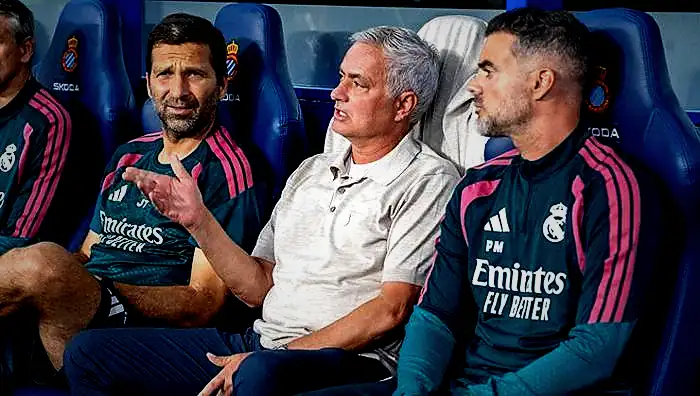 Jose Mourinho'dan Manchester City'ye olay gönderme: 'Gülmeyi tercih ederim!' 3 jose mourinhodan manchester cityye olay gonderme gulmeyi tercih ederim 1 WTgUvgYS