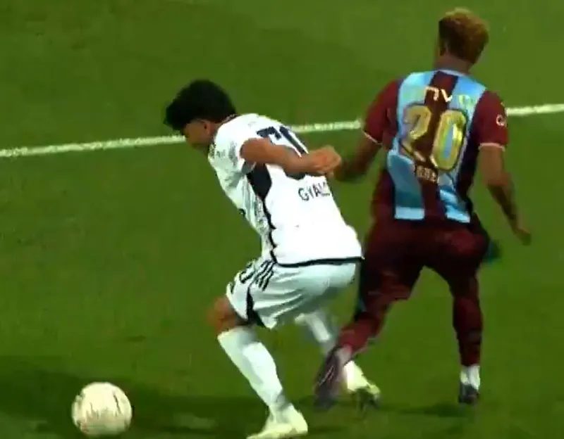 Kasımpaşa-Trabzonspor maçında penaltı kararı! İşte o durum 2 kasimpasa trabzonspor macinda penalti karari iste o durum 0 ANdRyLy8